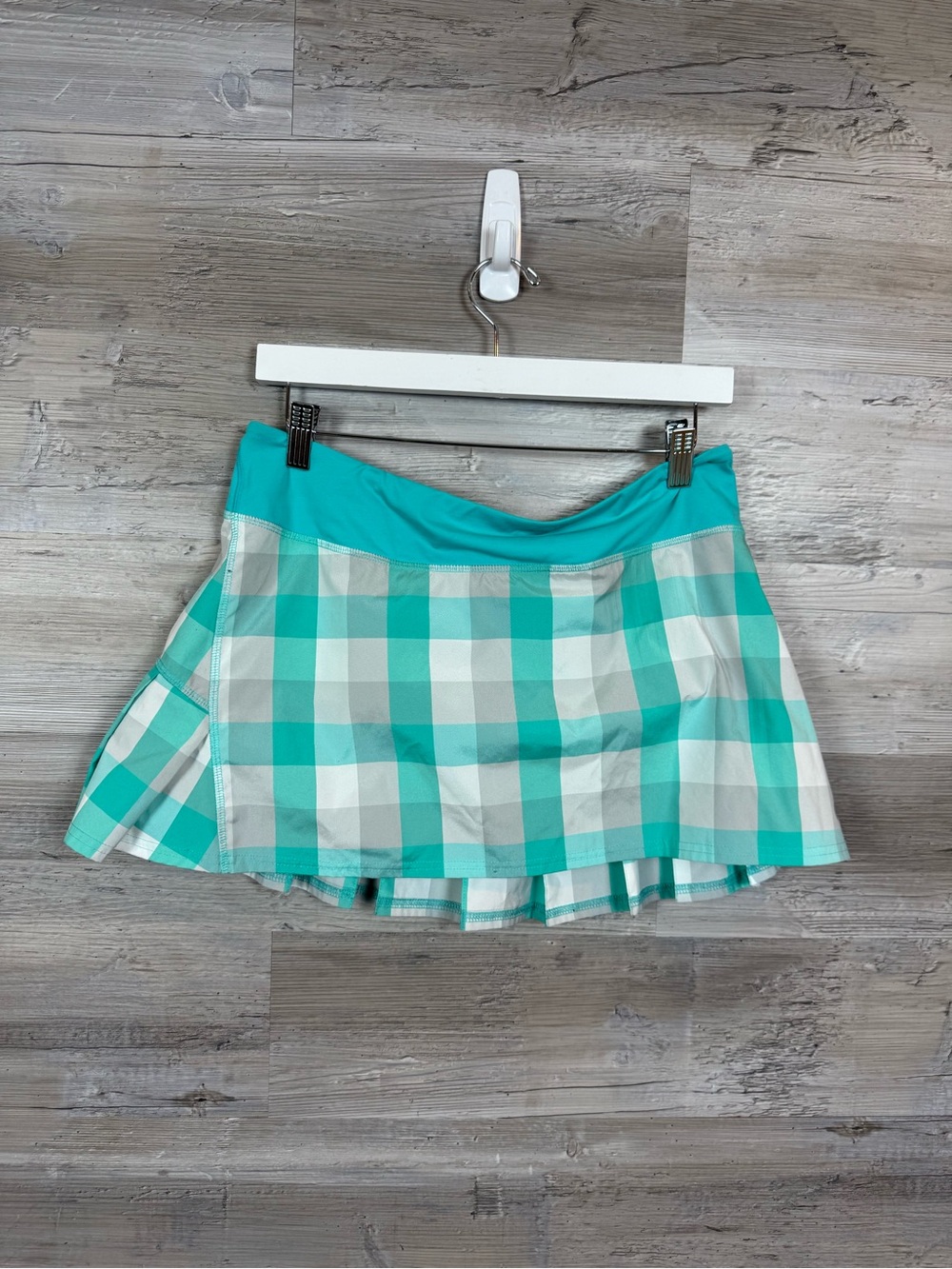 Lululemon Pace Setter Tennis Skirt Size 8 Teal Gingham Plaid Pleated Skort